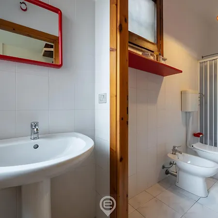 Relaxing Sunlit Getaway Вилласимиус