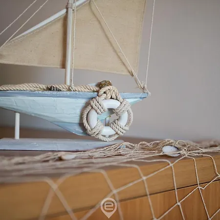 Estay - Relaxing Sunlit Getaway