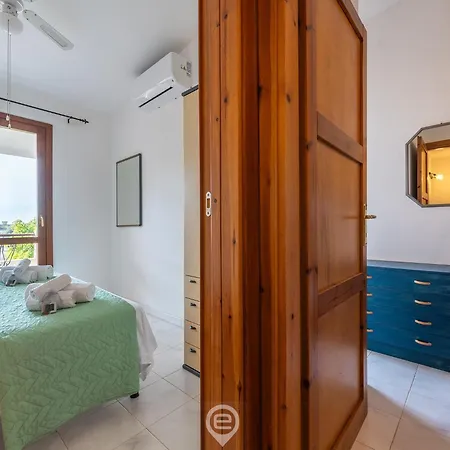 Апартаменты Relaxing Sunlit Getaway Вилласимиус