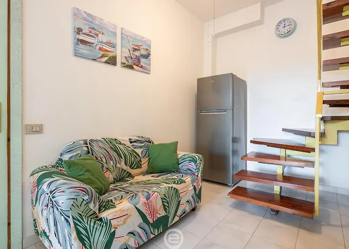 Relaxing Sunlit Getaway