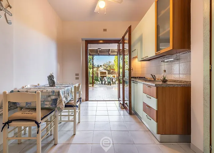 Relaxing Sunlit Getaway